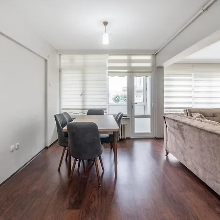 Downtown 2 Bdrm Apartment