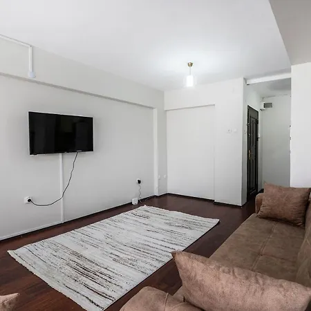 Apartment Downtown 2 Bdrm *