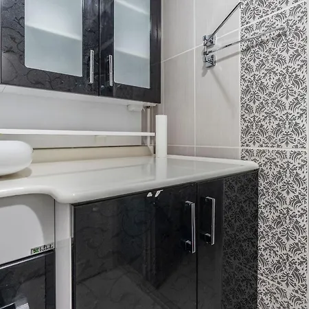 Downtown 2 Bdrm
