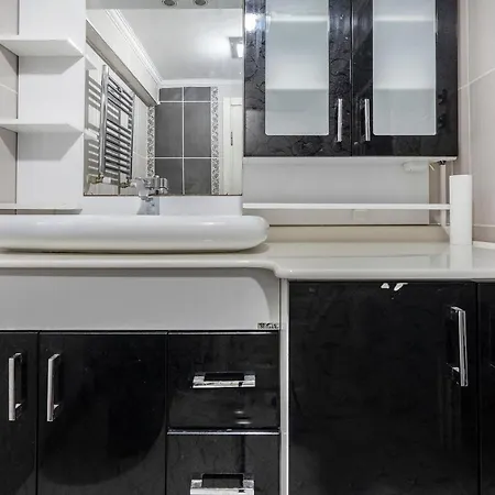 Downtown 2 Bdrm Apartment Bursa